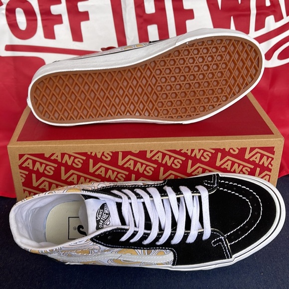 Vans Sk8-Hi Tapered
Trippy Hearts Multi/White
VNOA4U16JBW

WOMEN’S sneakers - Picture 6 of 16